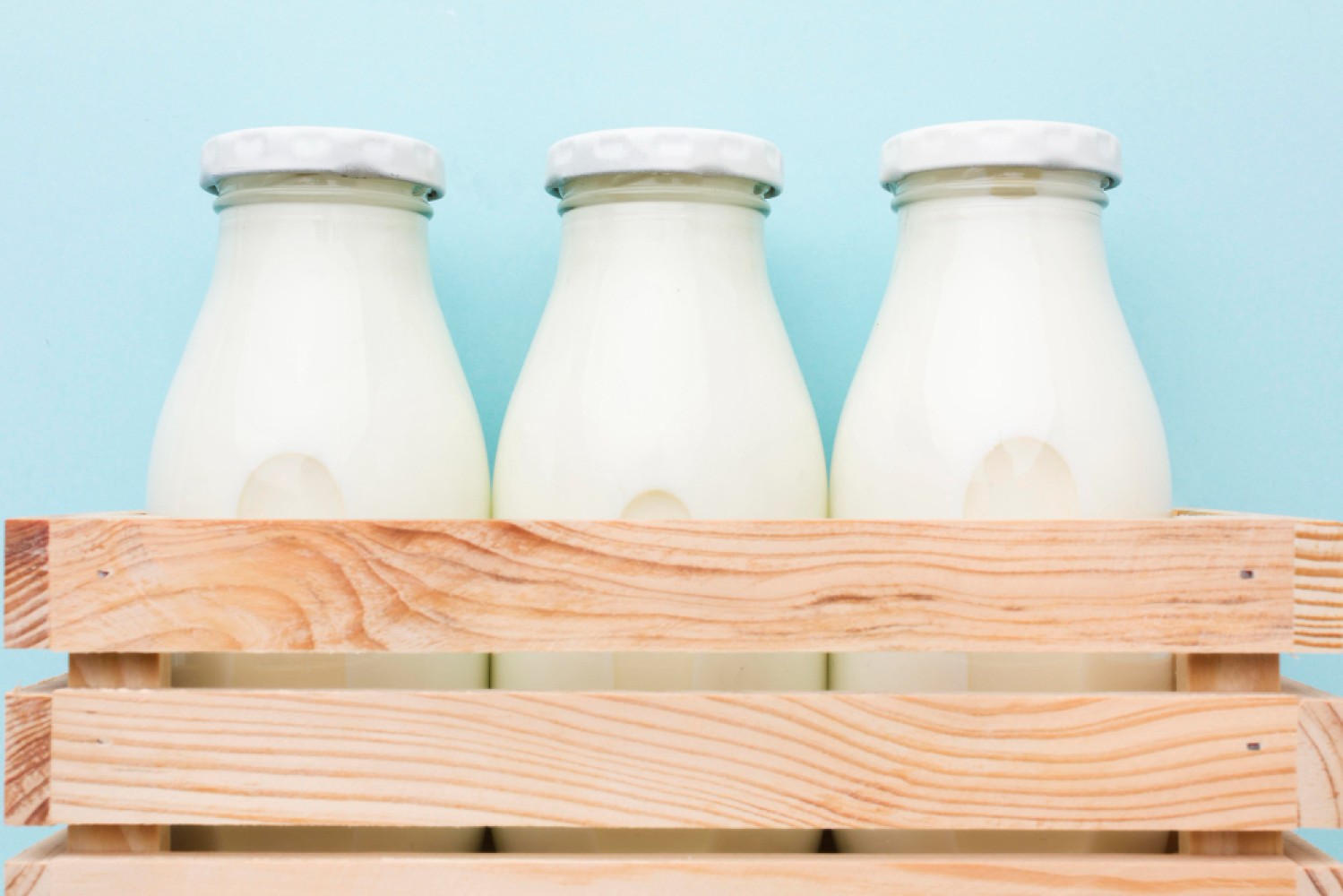 Статья рассматривает технологии термизации и ультропастеризации в молочной промышленности, подчеркивая их важность для обеспечения качества и безопасности продуктов. Ответственность этапов процесса, ключевые различия и преимущества методов обсуждаются подробно.